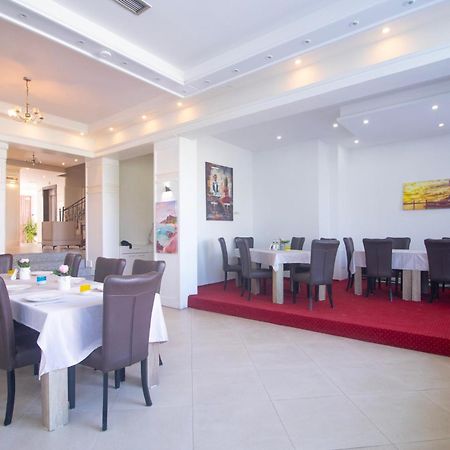 Hotel Princ Golem  Ngoại thất bức ảnh