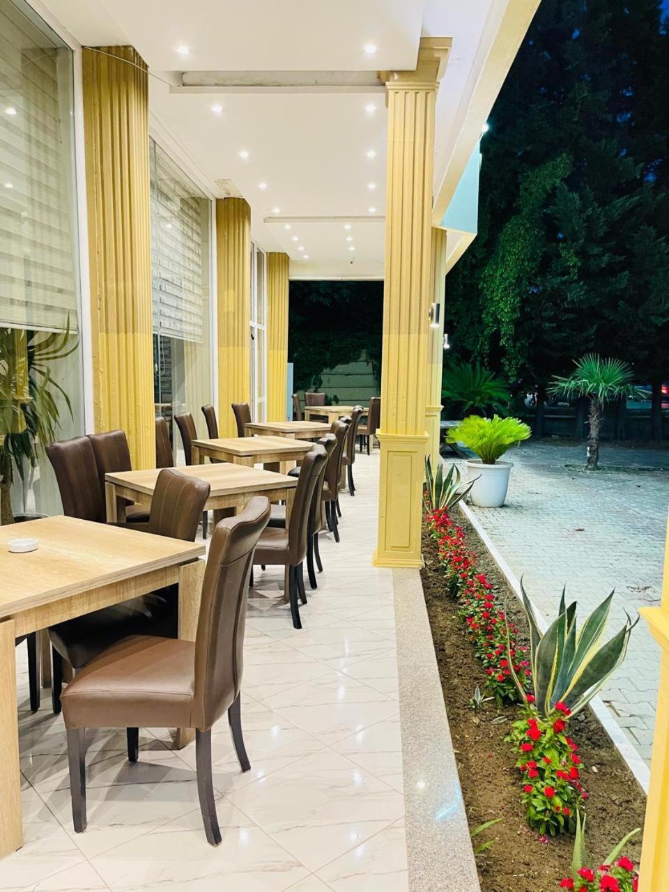 Hotel Princ Golem  Ngoại thất bức ảnh