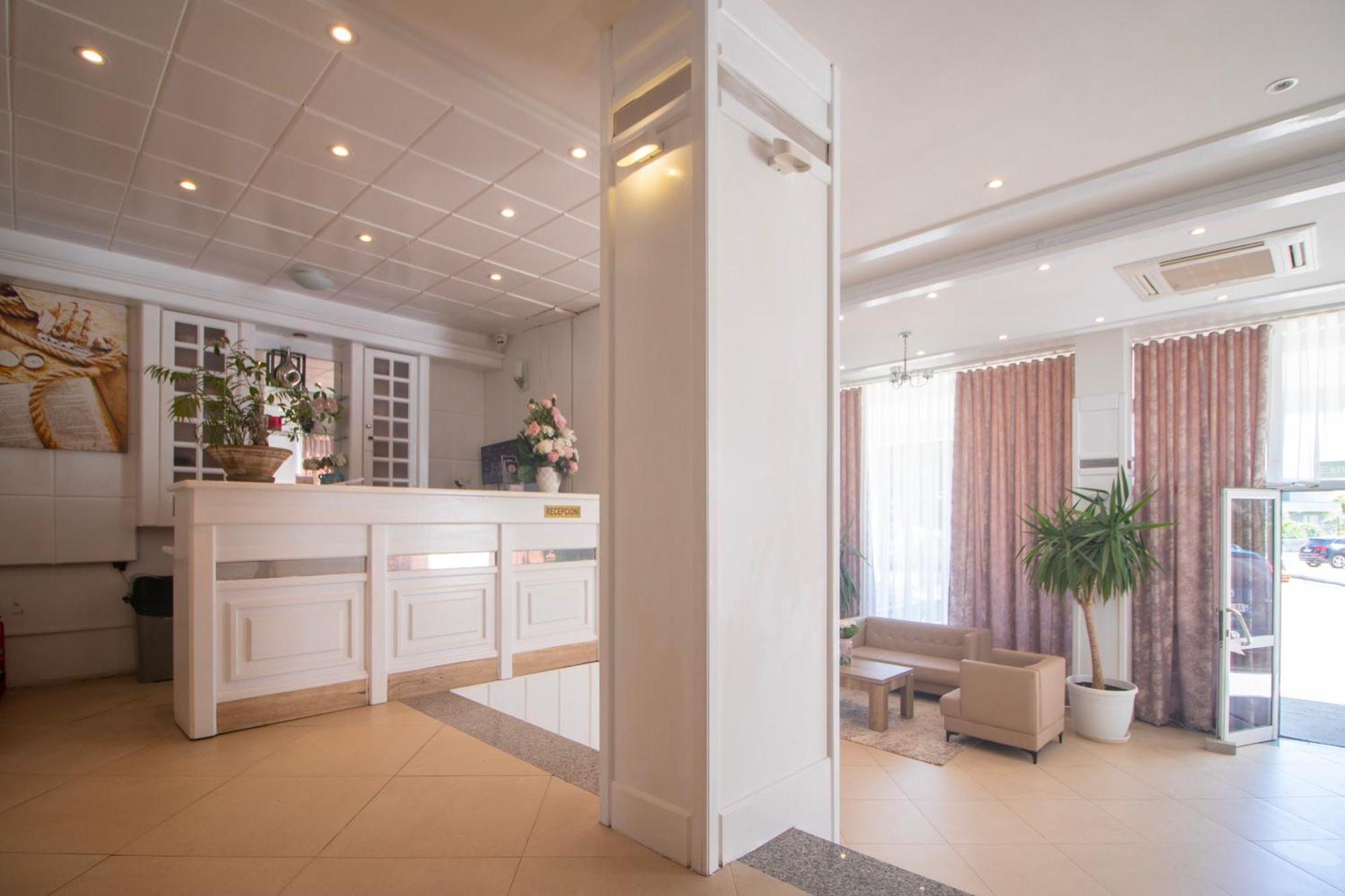 Hotel Princ Golem  Ngoại thất bức ảnh