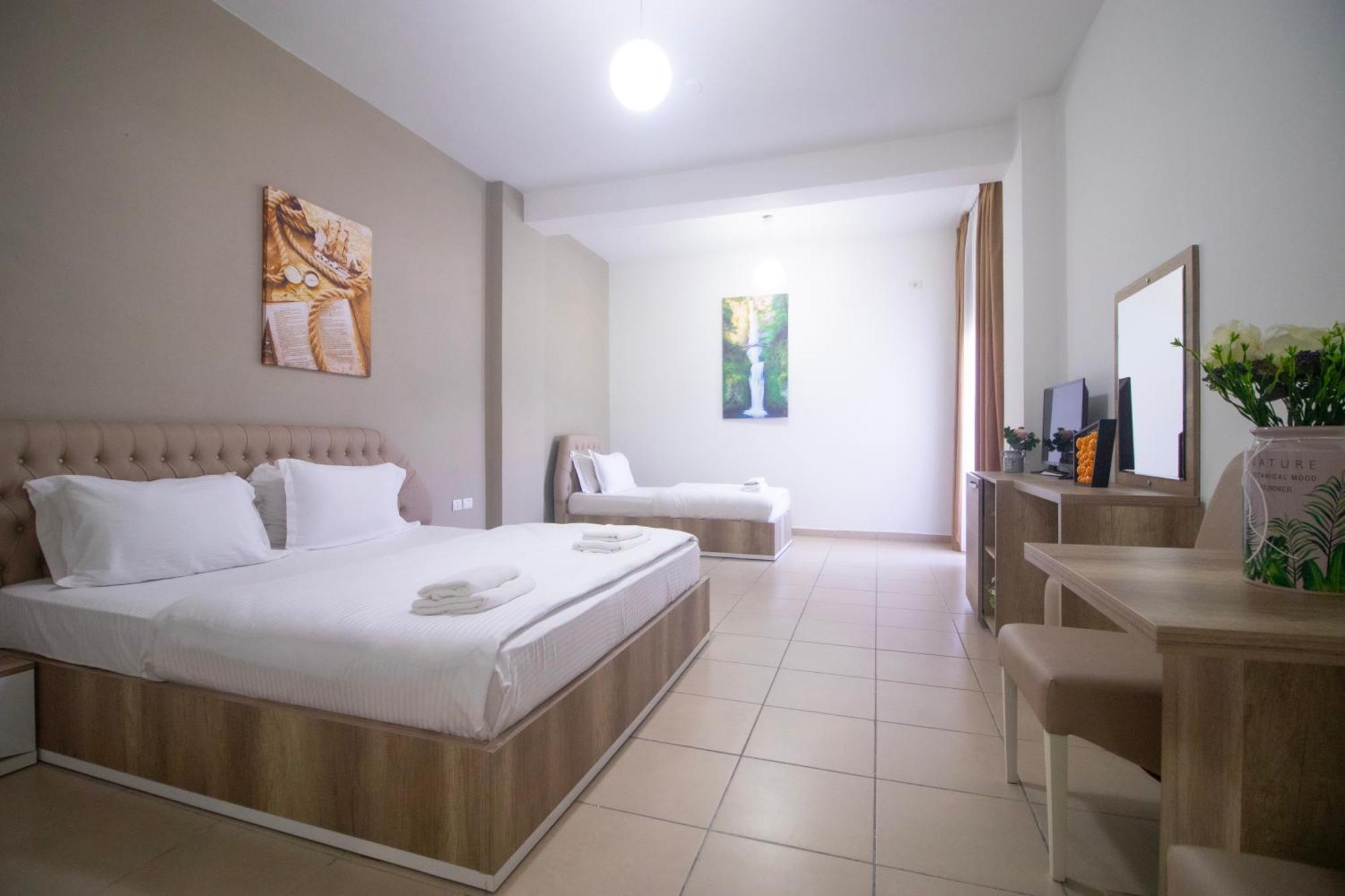 Hotel Princ Golem  Ngoại thất bức ảnh