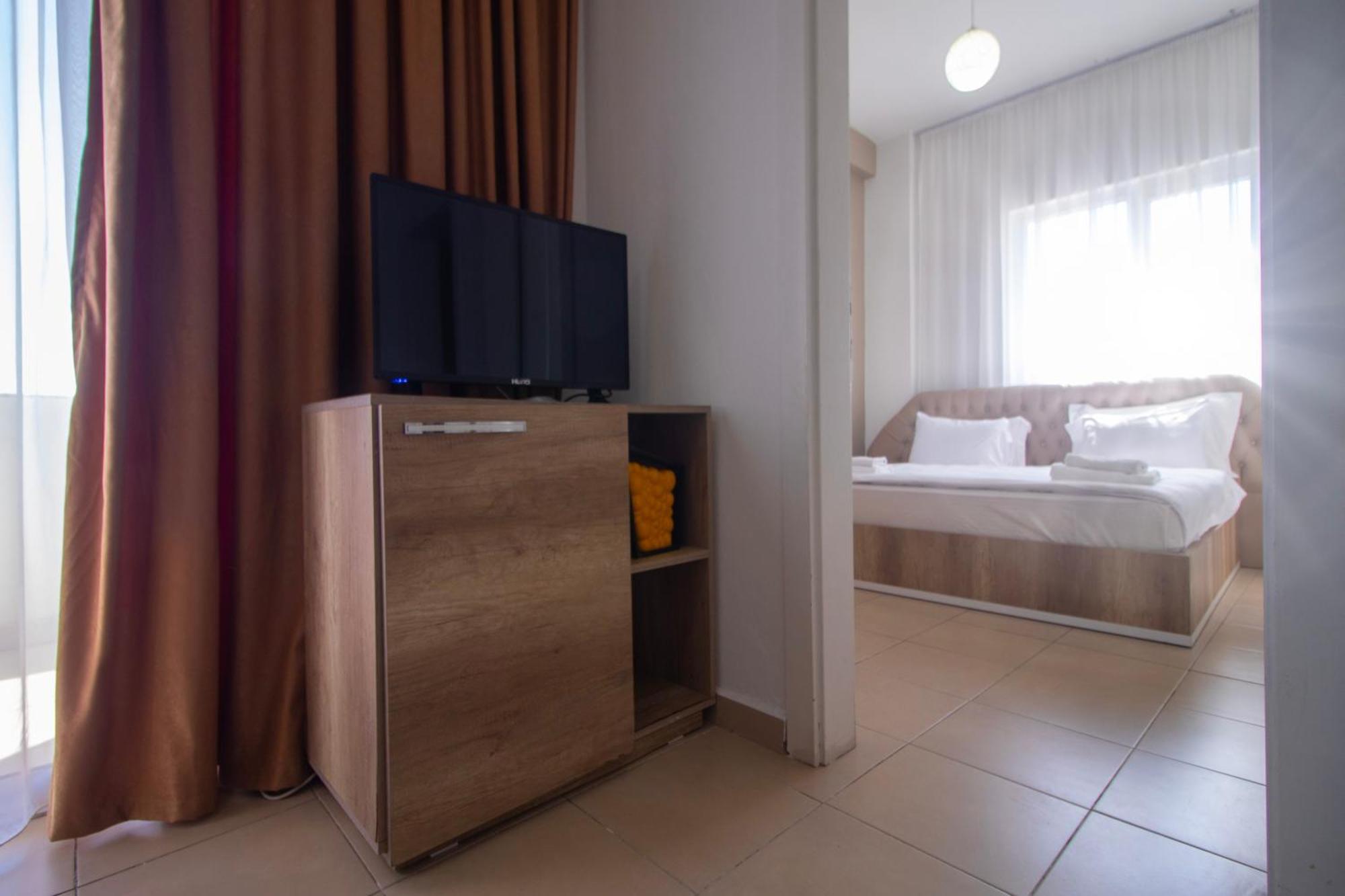 Hotel Princ Golem  Ngoại thất bức ảnh