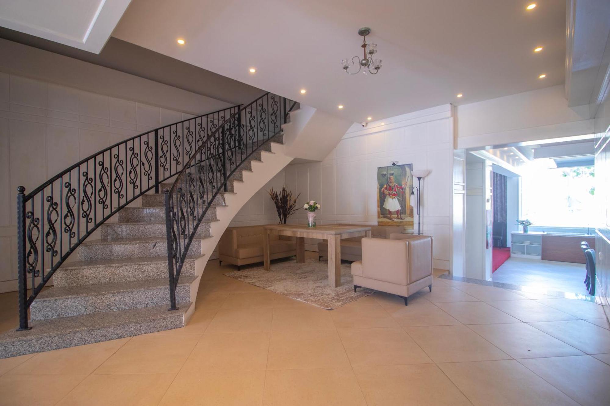 Hotel Princ Golem  Ngoại thất bức ảnh